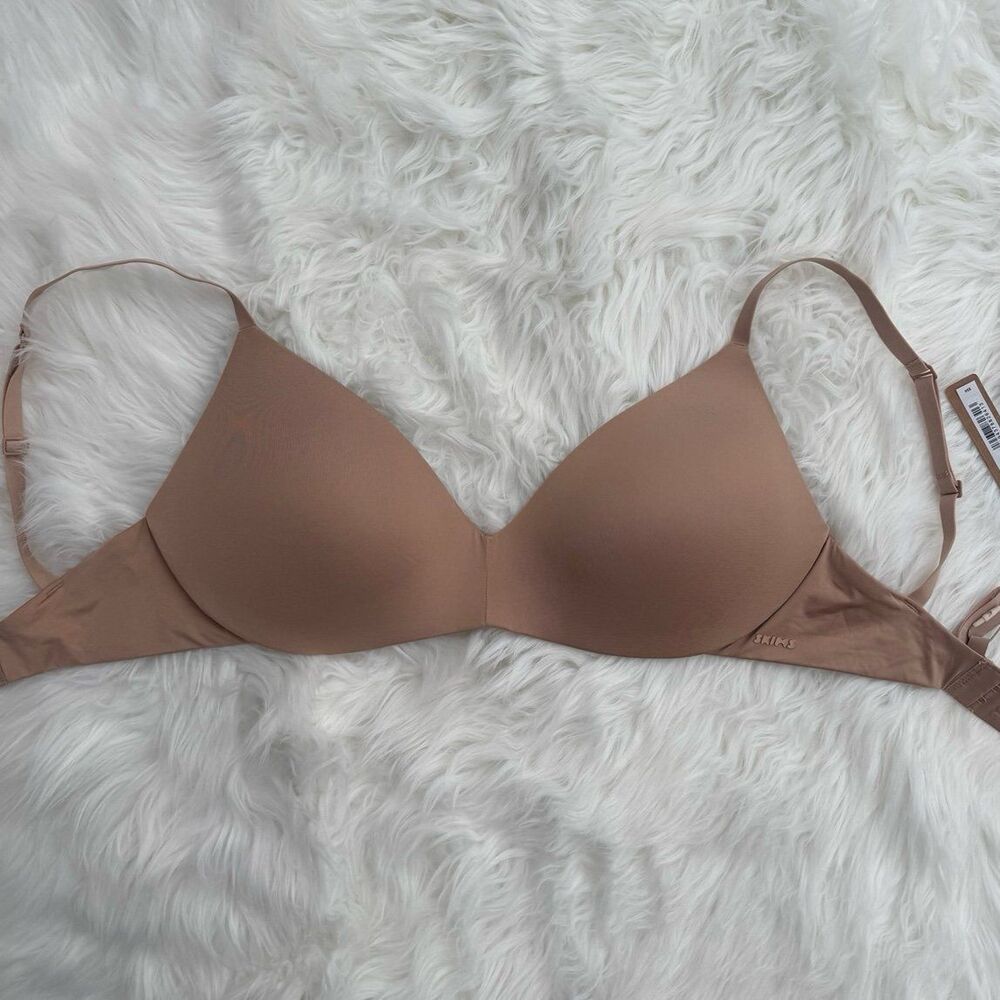 Skims Wireless Form Pushup Plunge Bra Clay Size 32DD